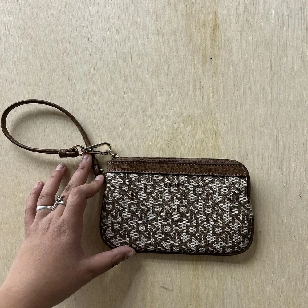 DKNY Clutch Bag‎ Womens Small Brown Logo Canvas Leather Zip Wristlet Pouch